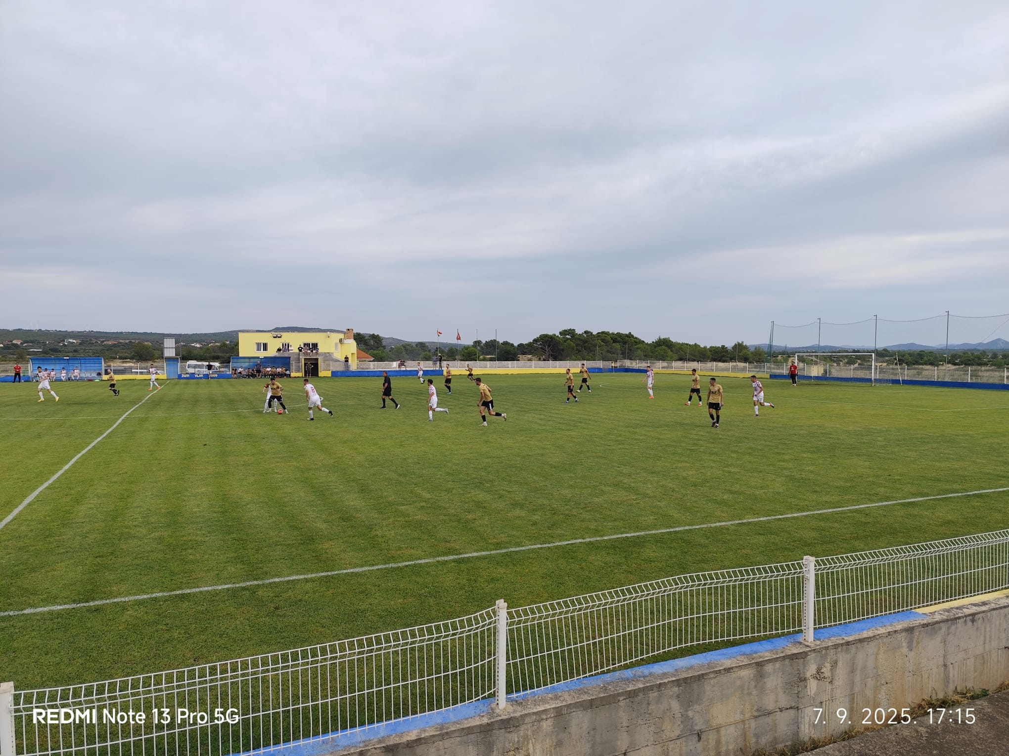 Stadion NK Dinara Knin - Pogled 5